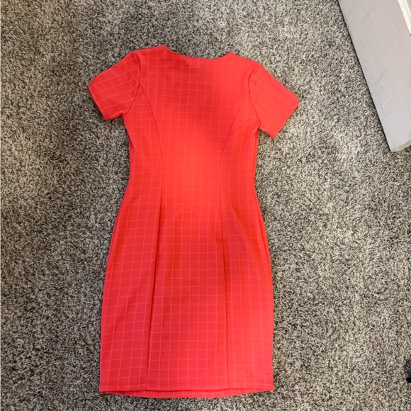 En Focus Studio Size Six Coral dress with Gold Buttons - Picture 2 of 3